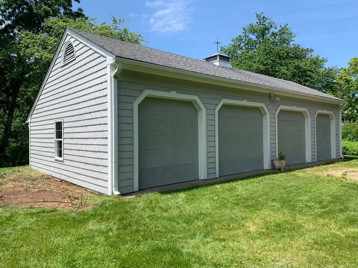 Seamless aluminum gutters installed by Martin's Aluminum in Southbury, CT