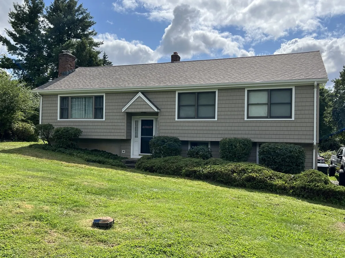 Cedar Shake Siding project in Southbury, CT by Martin's Aluminum