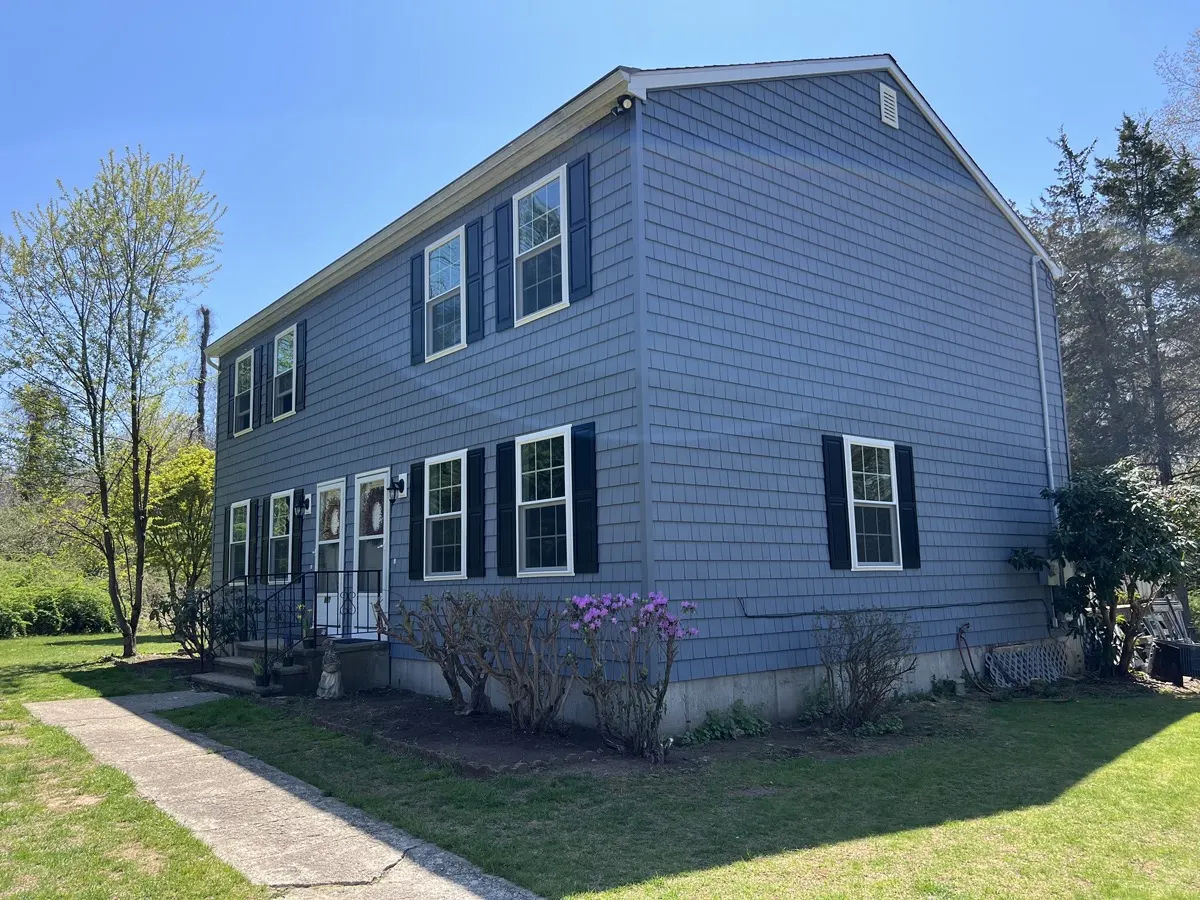 Cedar Shake Siding project in Southbury, CT by Martin's Aluminum