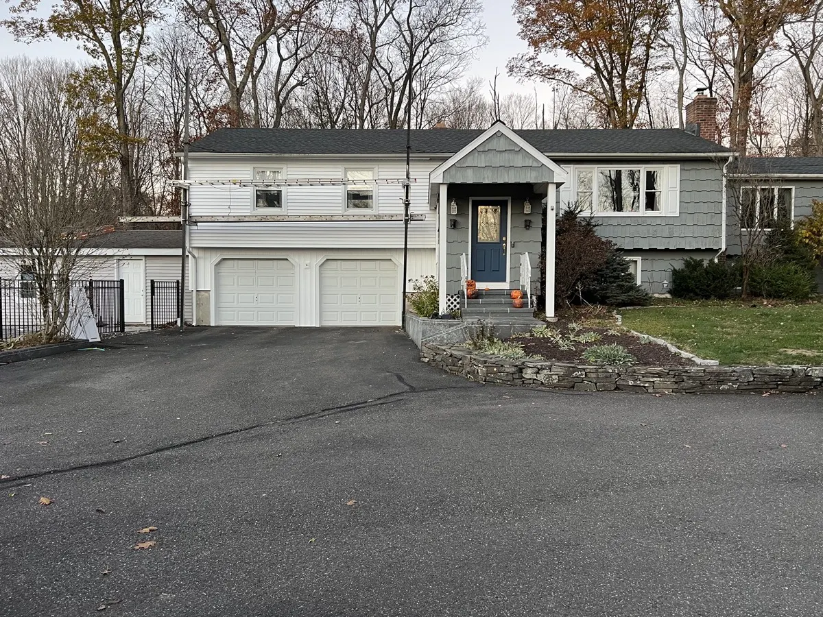 Roof Replacement project in Southbury, CT by Martin's Aluminum