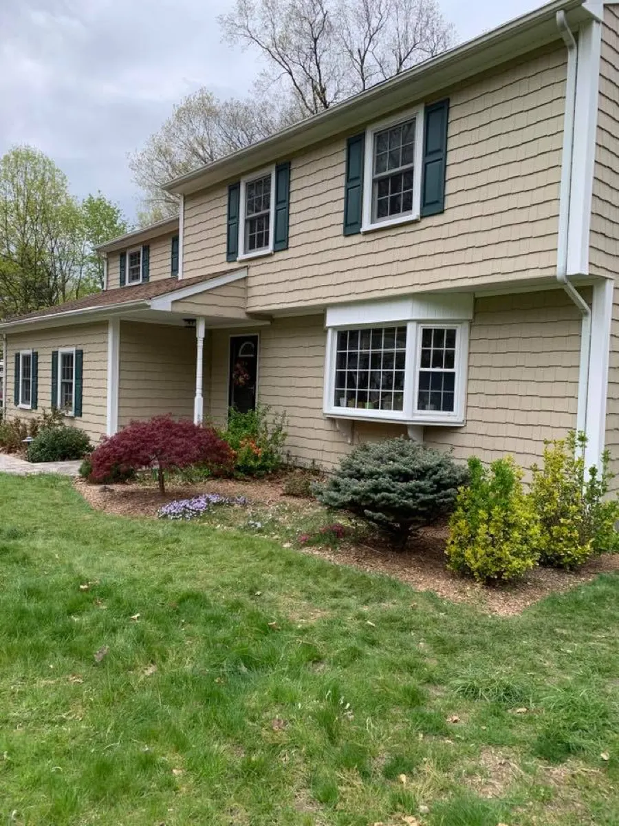 Vinyl Siding project in Southbury, CT by Martin's Aluminum