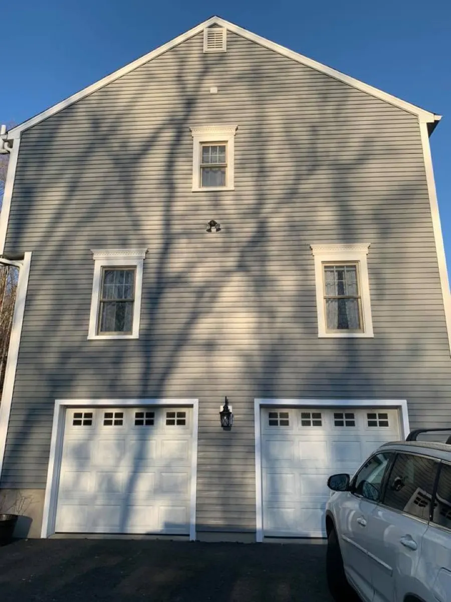Vinyl Siding project in Oxford, CT by Martin's Aluminum