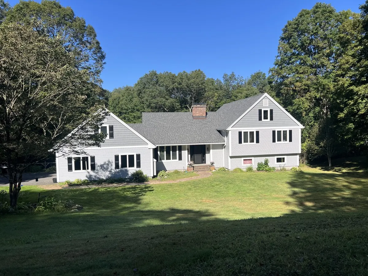 Vinyl Siding project in Southbury, CT by Martin's Aluminum